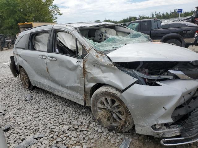2021 TOYOTA SIENNA XLE - 5TDYRKEC6MS070077