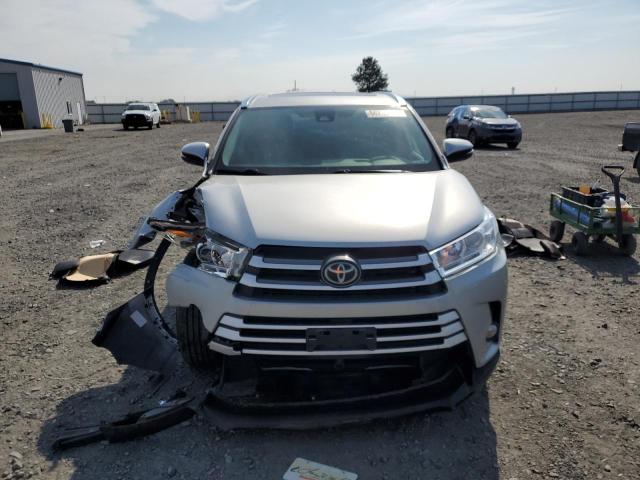 VIN 5TDJZRFHXKS616655 2019 Toyota Highlander, SE no.5