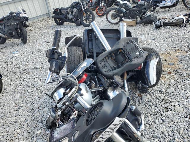 2019 HARLEY-DAVIDSON FLHTCUTG 1HD1MAF13KB856638