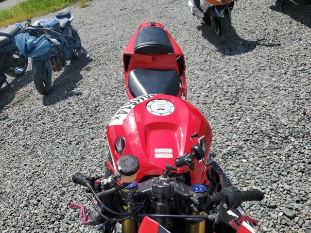 2018 HONDA CBR600 RR JH2PC40H8JK400128