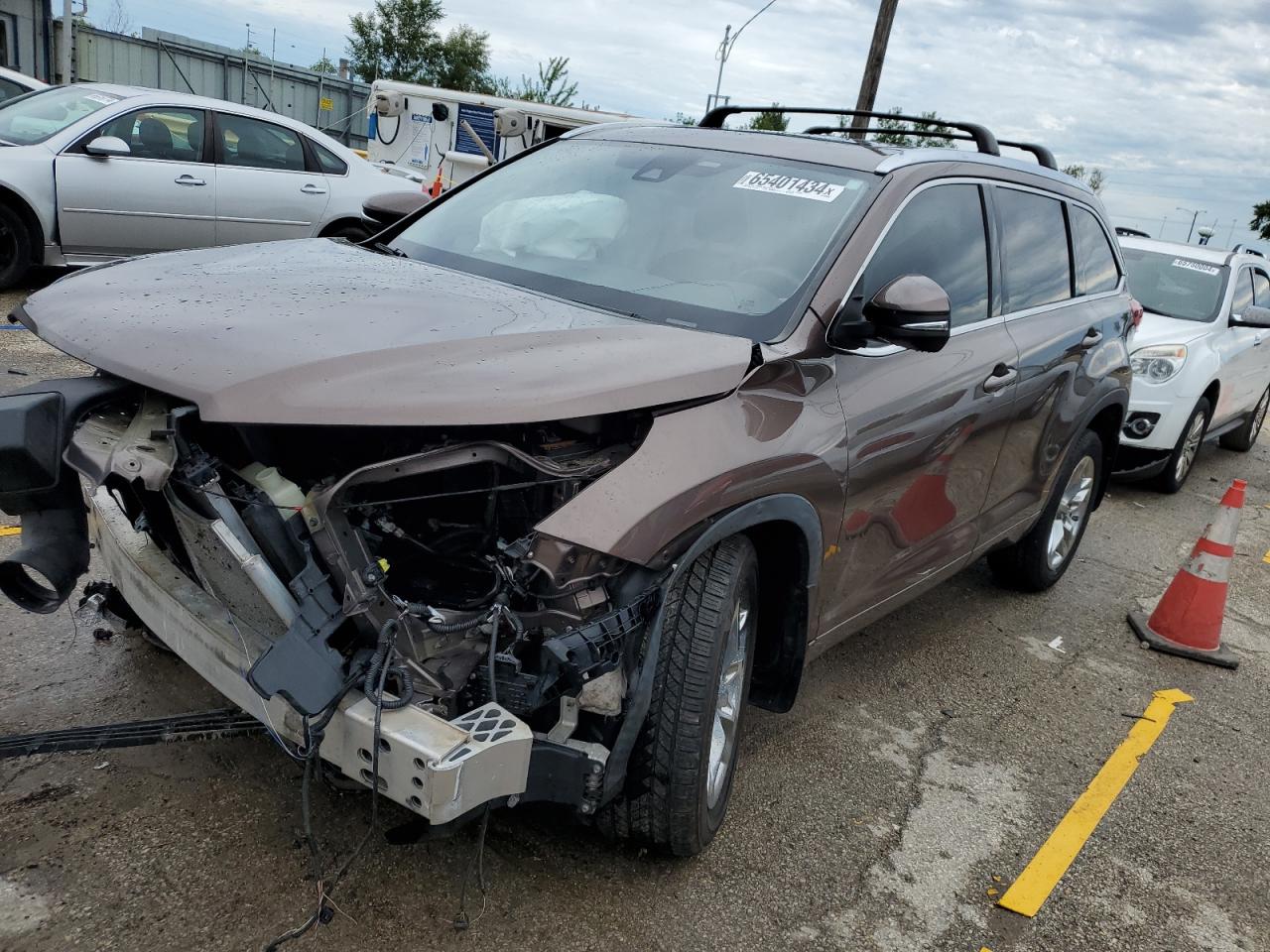 Lot #3275601808 2019 TOYOTA HIGHLANDER