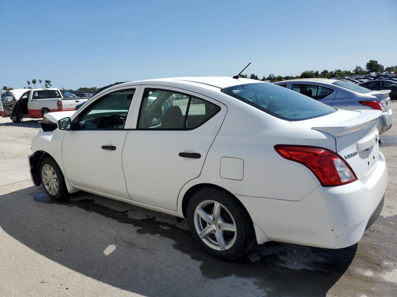 Lot #2845813857 2019 NISSAN VERSA S