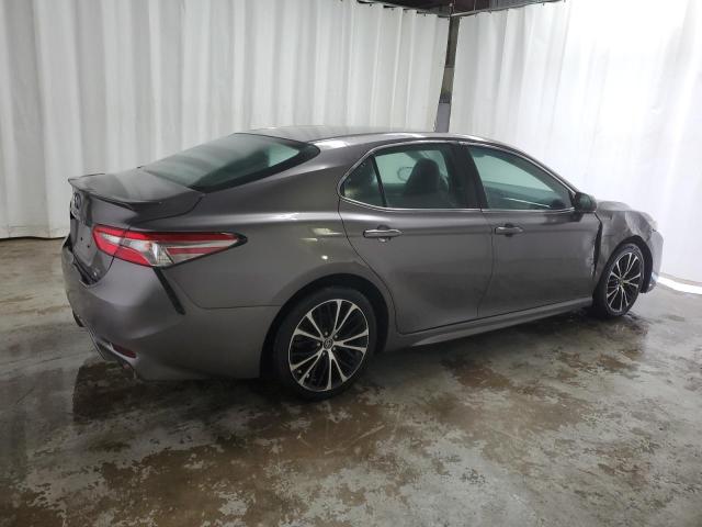 VIN 4T1B11HK1JU052342 2018 Toyota Camry, L no.3