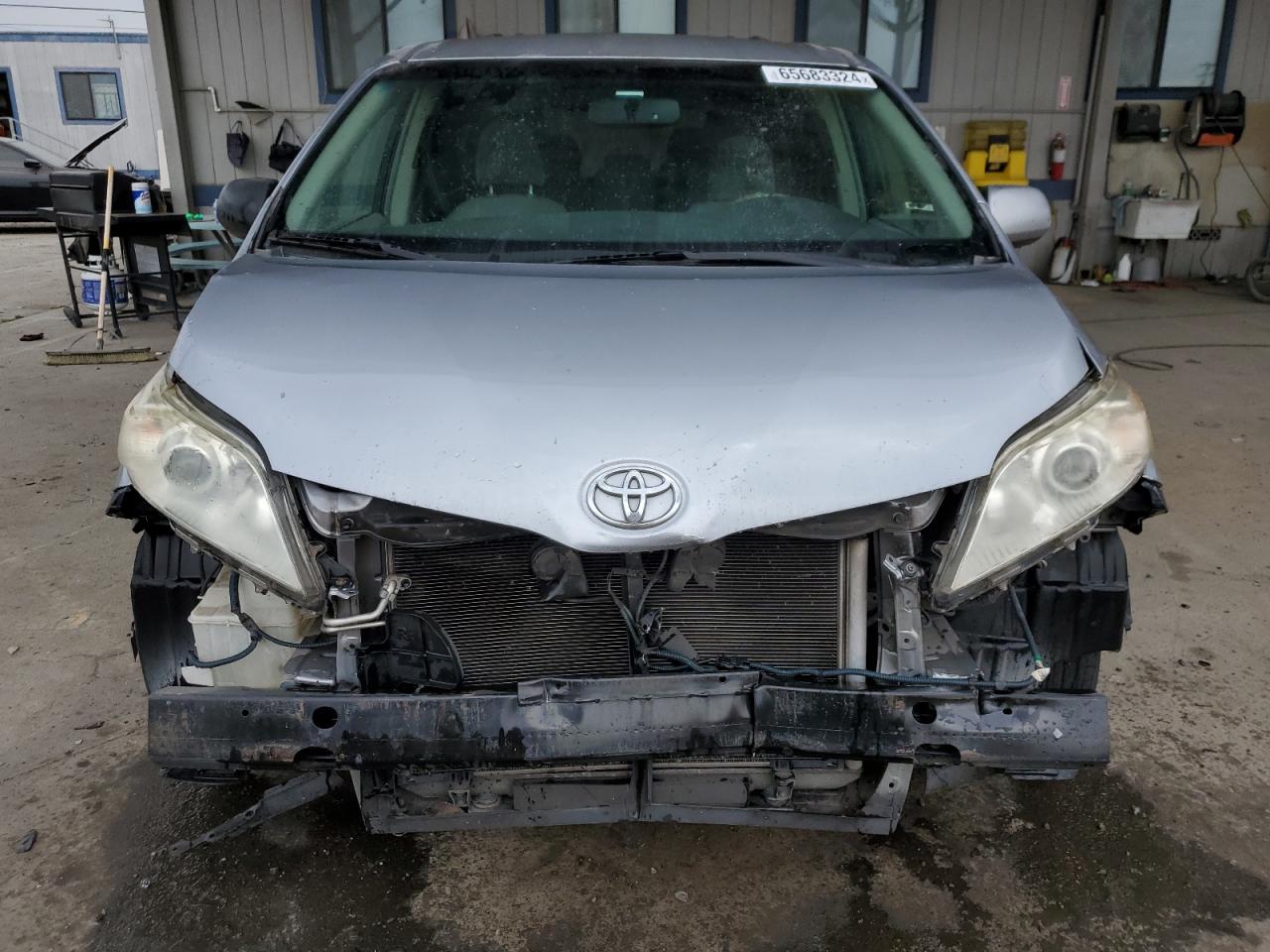 Lot #2755791034 2012 TOYOTA SIENNA LE