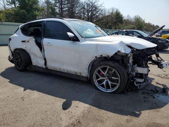 VIN ZASFAKNN9J7B91635 2018 Alfa Romeo Stelvio, Ti S... no.4