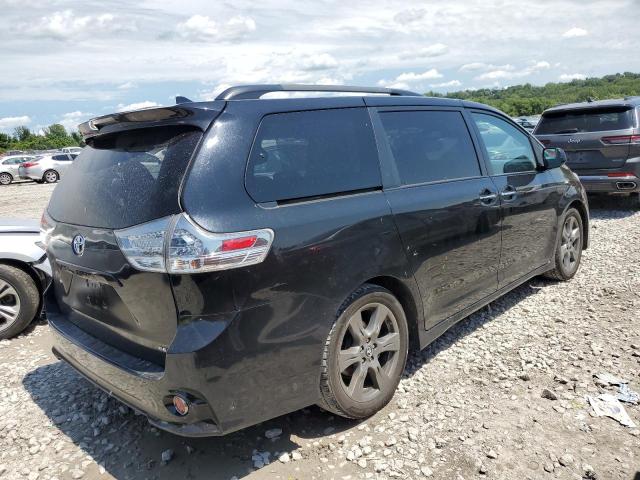 VIN 5TDXZ3DC7JS939820 2018 Toyota Sienna, SE no.3