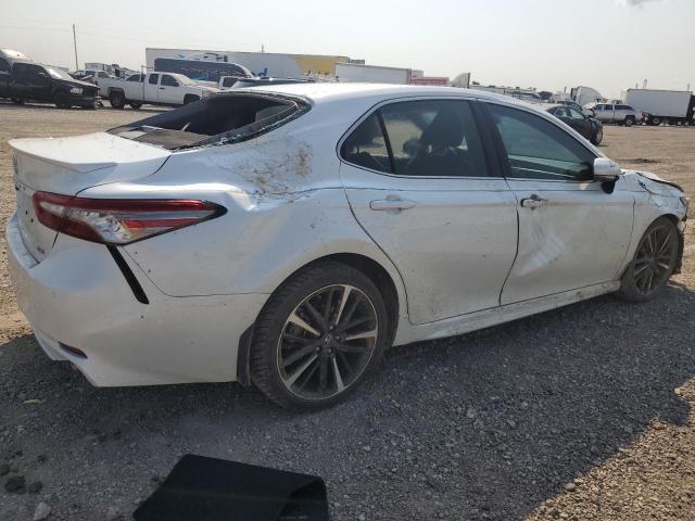 VIN 4T1B61HK8JU123103 2018 Toyota Camry, Xse no.3