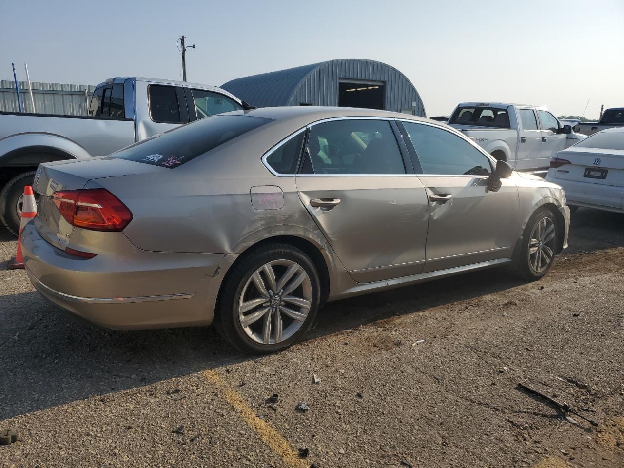 Lot #3034323066 2016 VOLKSWAGEN PASSAT SEL