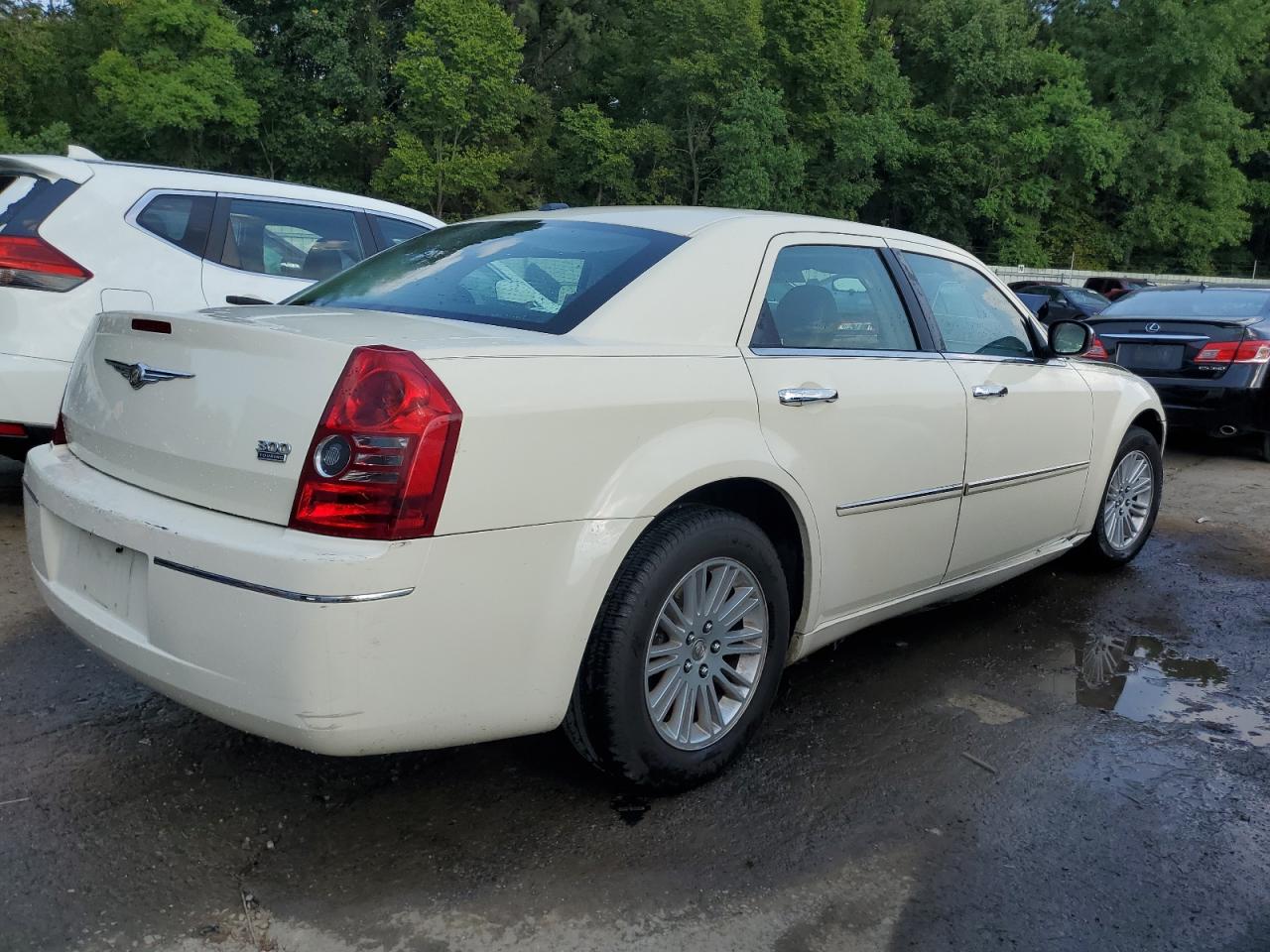 Lot #3026005970 2010 CHRYSLER 300 TOURIN