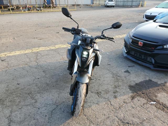 2024 SUZUKI GSX800 R JS1EM11B1R7100137