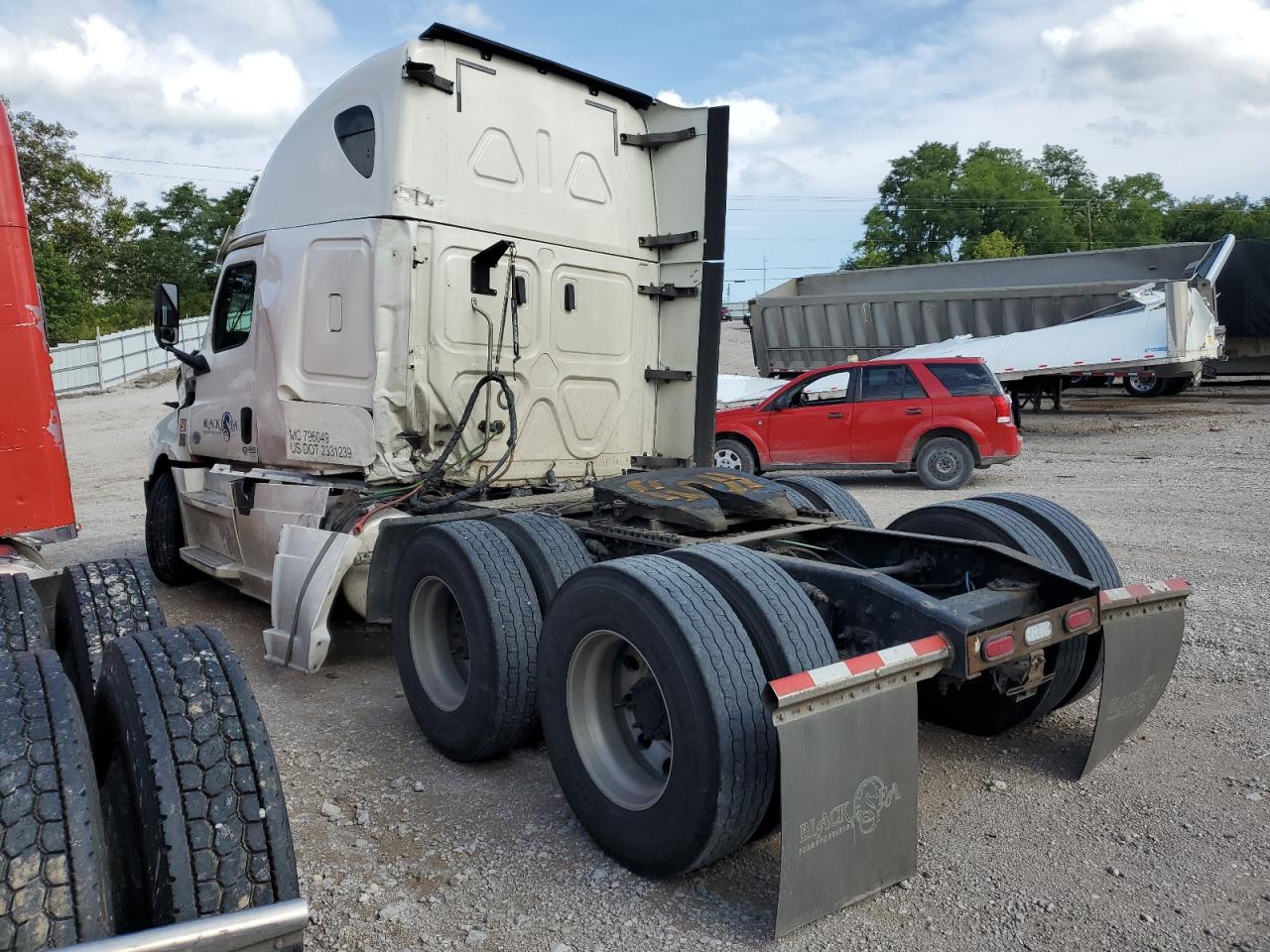 Lot #2905080122 2019 FREIGHTLINER CASCADIA 1