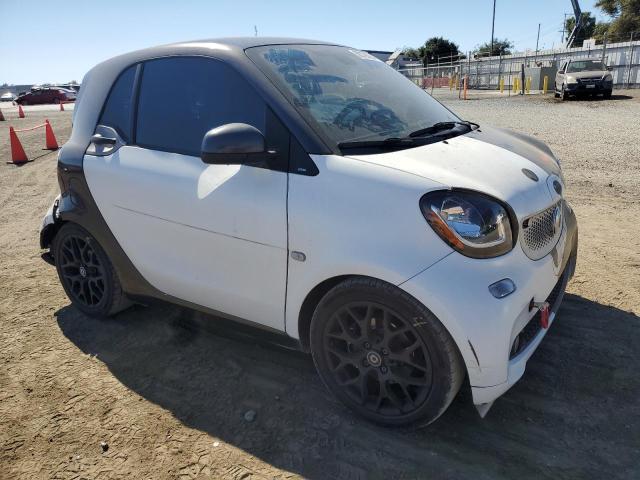 VIN WMEFJ5DA9GK077148 2016 SMART FORTWO no.4