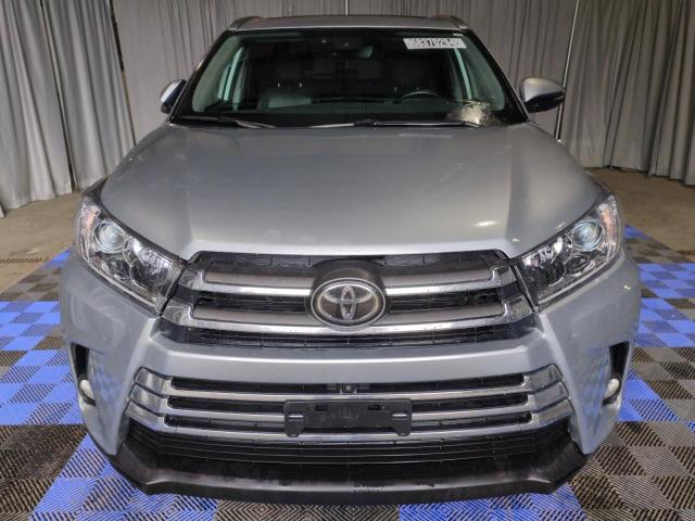 VIN 5TDDZRFH5JS815754 2018 Toyota Highlander, Limited no.5