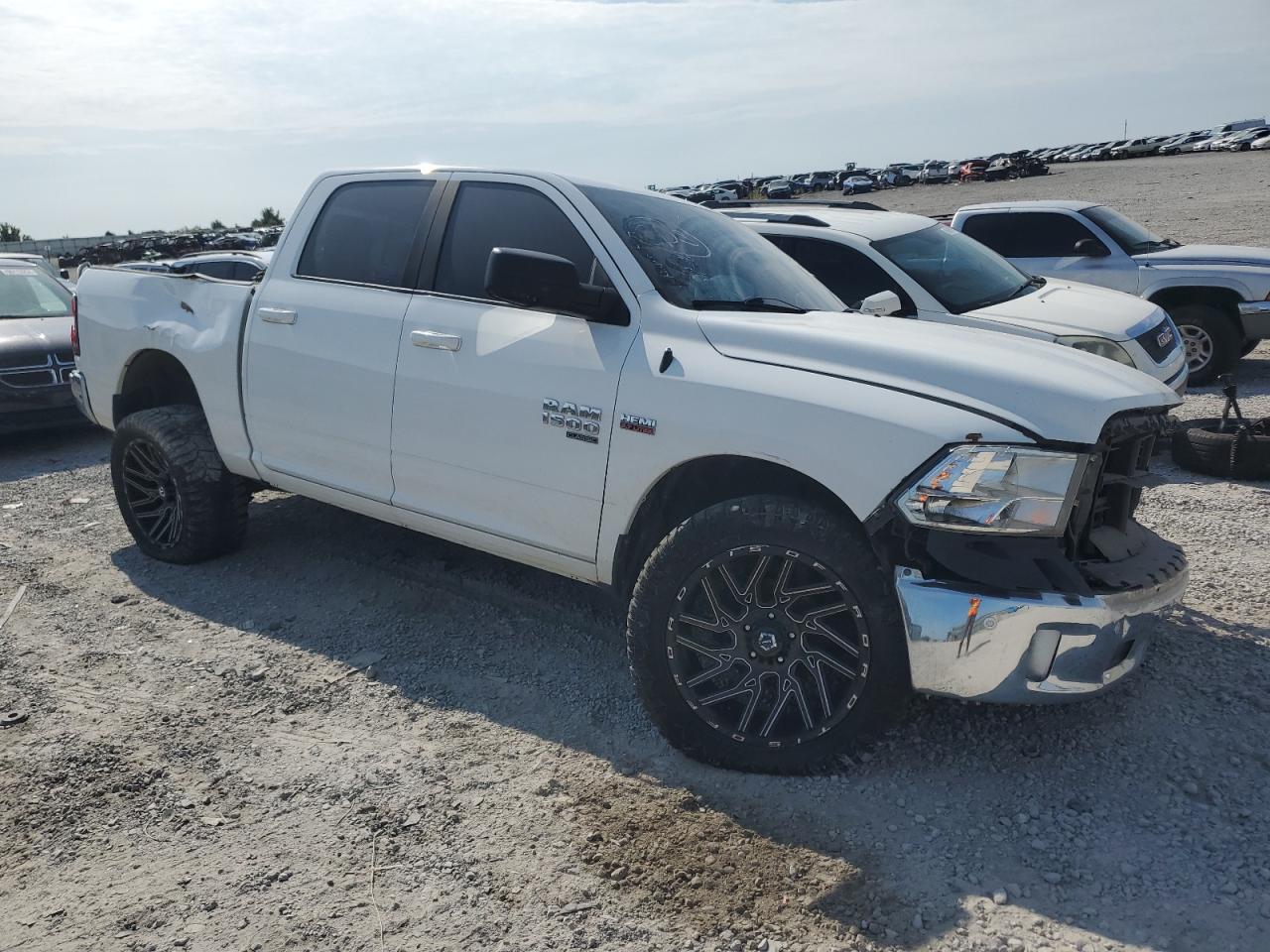 Lot #2751316116 2019 RAM 1500 CLASS