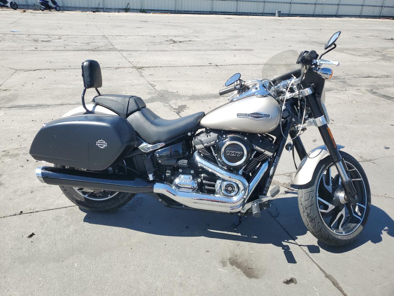 1HD1YMJ22JC065645 HARLEY-DAVIDSON FLSB SPORT 2018