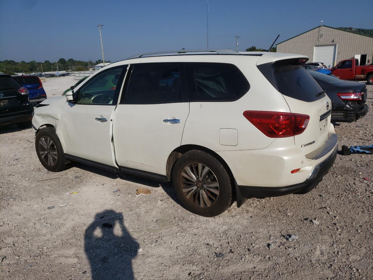 Lot #2890913637 2017 NISSAN PATHFINDER