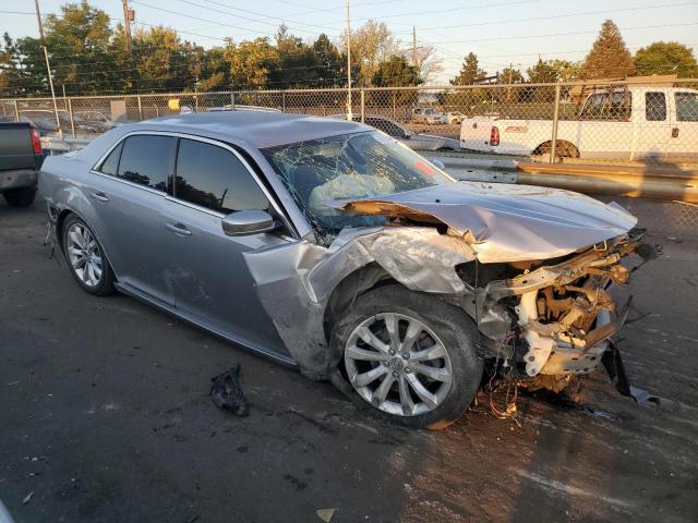 VIN 2C3CCARG4FH736717 2015 Chrysler 300, Limited no.4