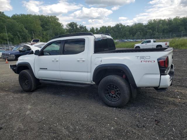 VIN 3TYCZ5AN6NT070251 2022 Toyota Tacoma, Double Cab no.2