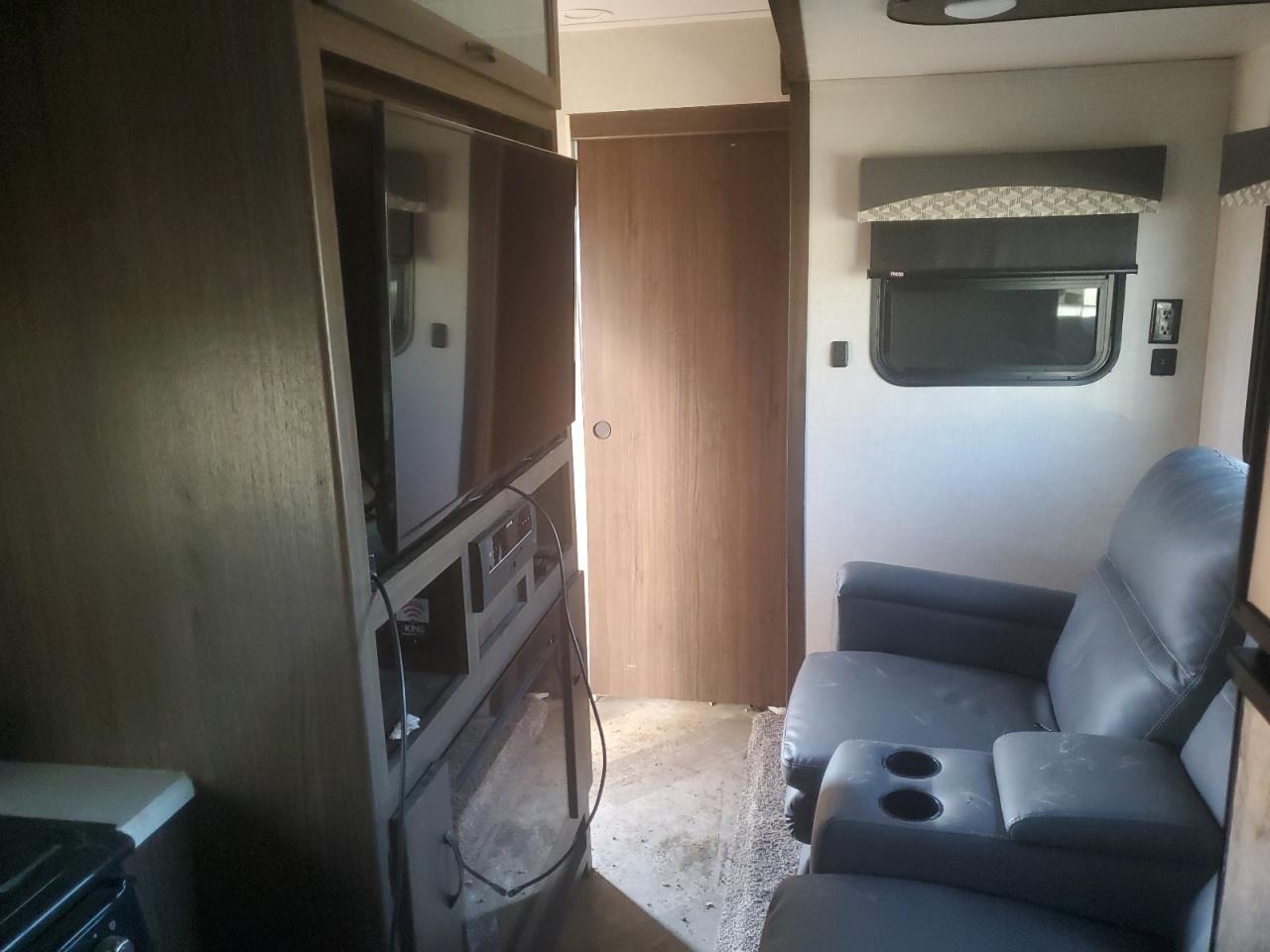 Lot #2960401768 2020 WINNEBAGO VOYAGE