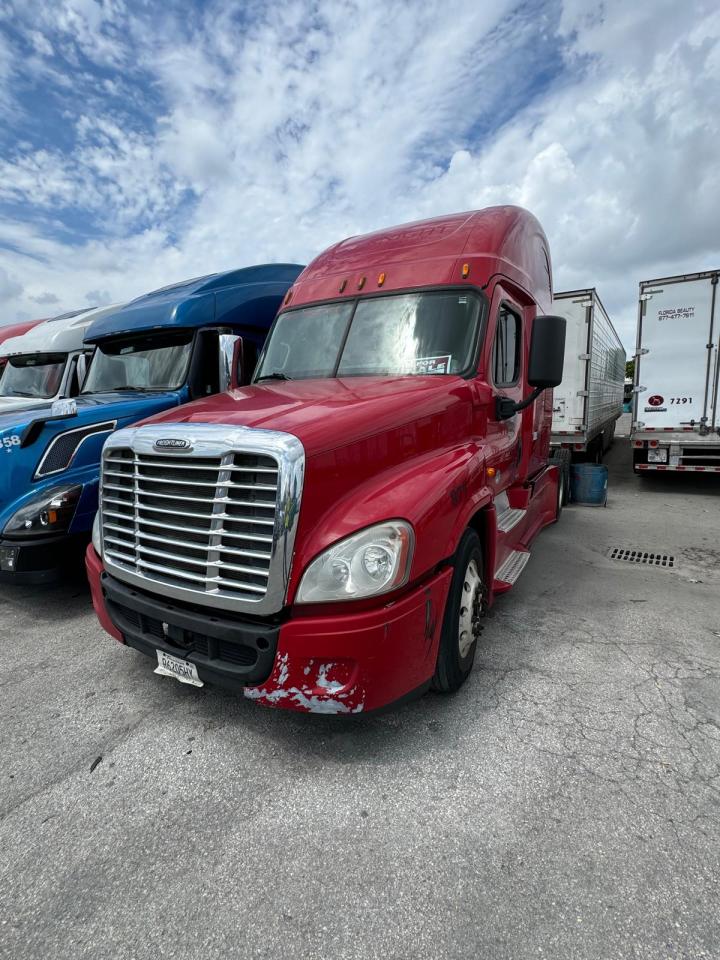 Lot #2791372762 2015 FREIGHTLINER CASCADIA 1