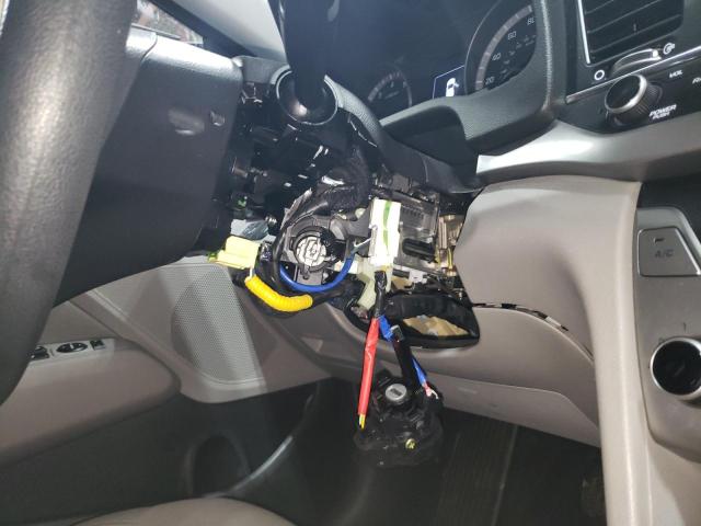 2018 HYUNDAI ELANTRA SE - 5NPD84LF1JH371478