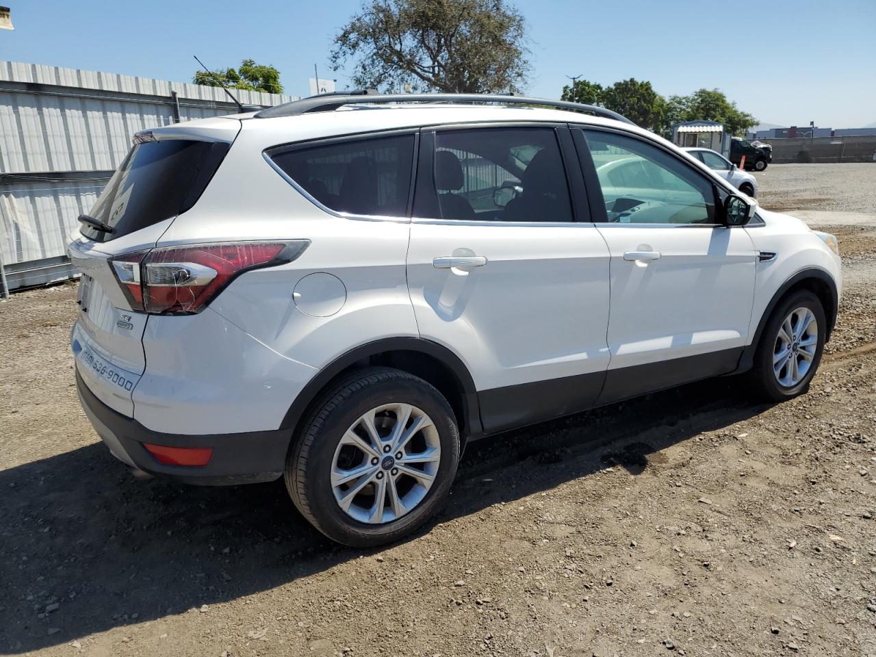 FORD ESCAPE SE 2017 white  gas 1FMCU0GD6HUB21917 photo #4