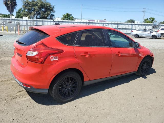 FORD FOCUS SE 2012 red hatchbac gas 1FAHP3K21CL177731 photo #4