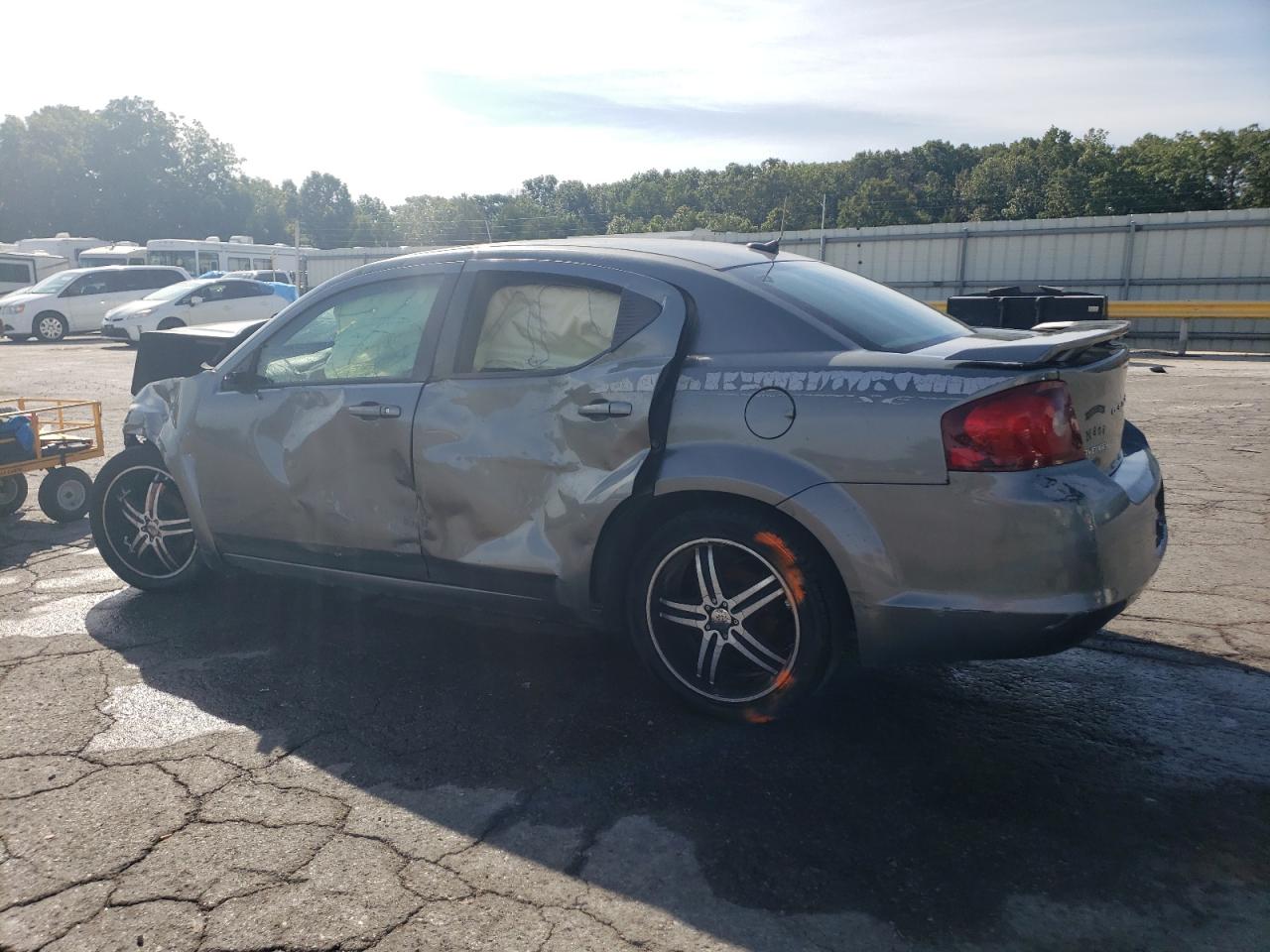 Lot #2890918648 2013 DODGE AVENGER SE