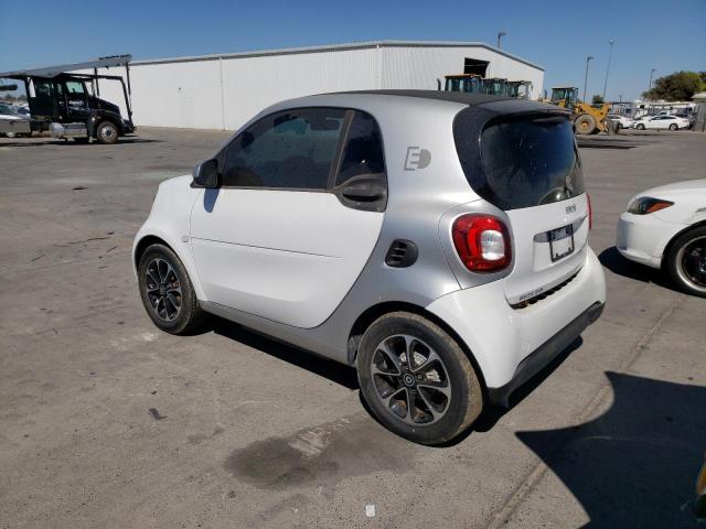 VIN WMEFJ9BA8HK229027 2017 SMART FORTWO no.2