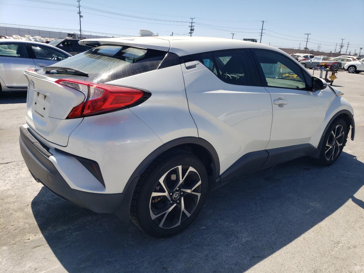 TOYOTA C-HR XLE 2019 white  gas JTNKHMBX4K1047821 photo #4