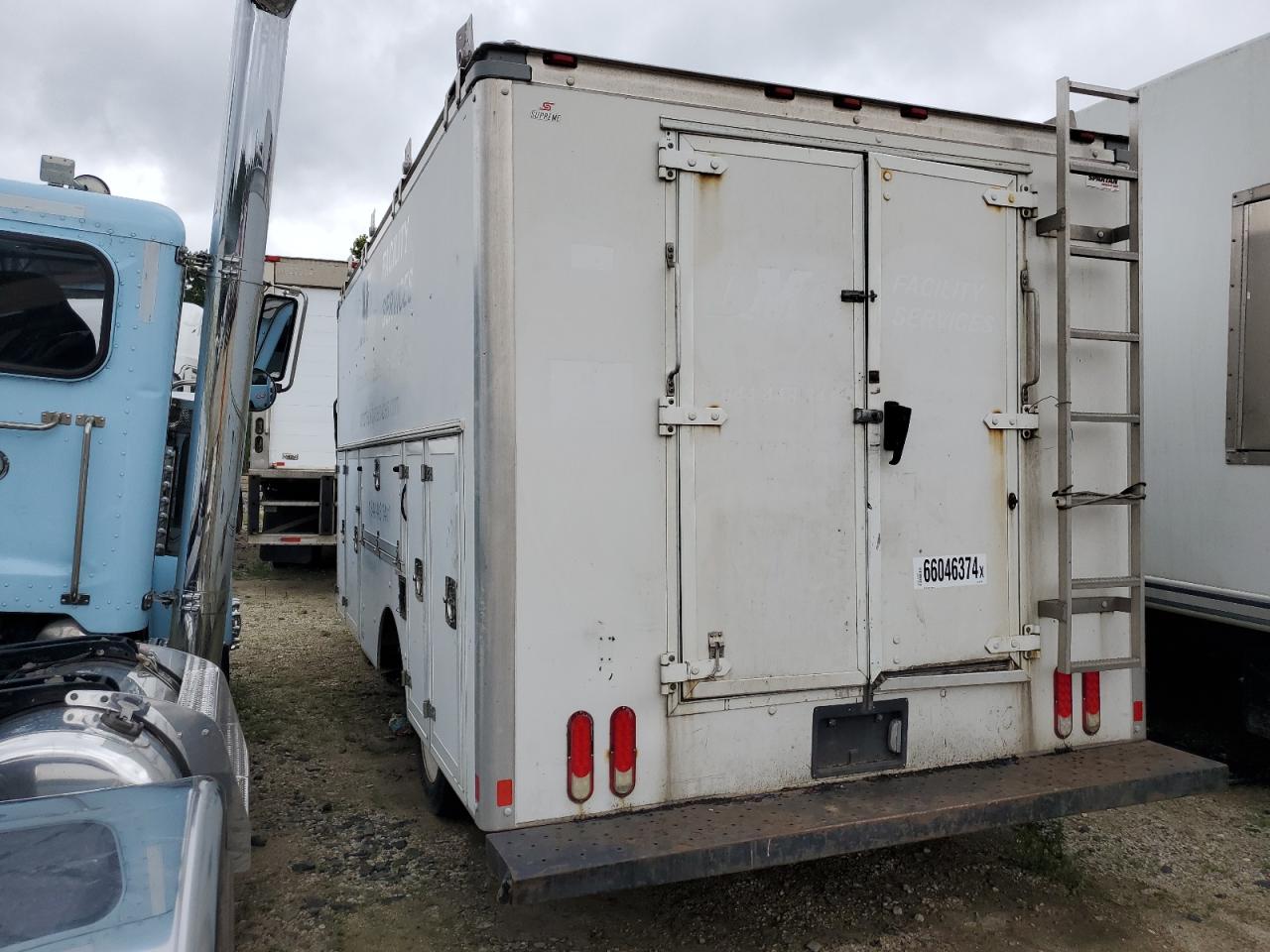 Lot #2758374233 2017 ISUZU NPR HD