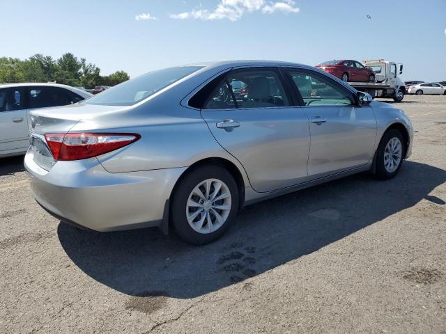 VIN 4T4BF1FK4FR450680 2015 Toyota Camry, LE no.3