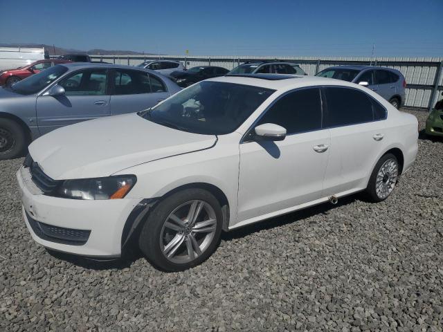 2015 VOLKSWAGEN PASSAT SE - 1VWBV7A30FC038568