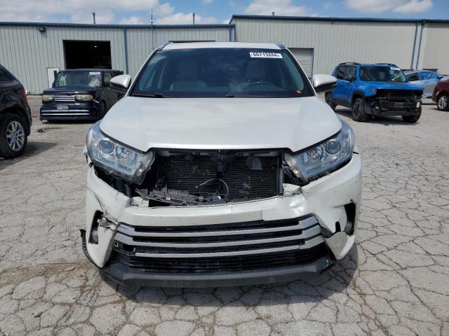 VIN 5TDJZRFH9KS920625 2019 Toyota Highlander, SE no.5