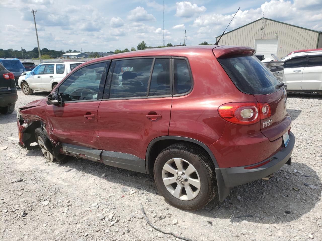 Lot #2845369052 2010 VOLKSWAGEN TIGUAN SE