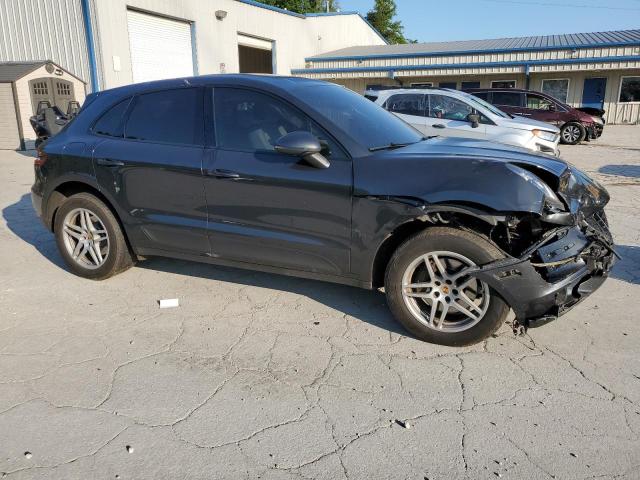 VIN WP1AA2A59JLB15847 2018 Porsche Macan no.4