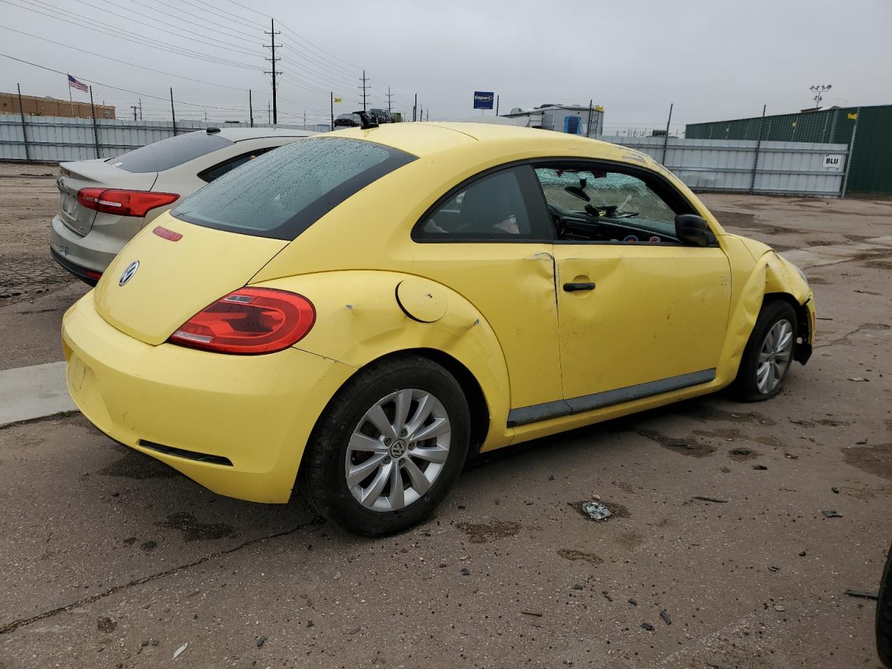 Lot #2855704136 2015 VOLKSWAGEN BEETLE 1.8