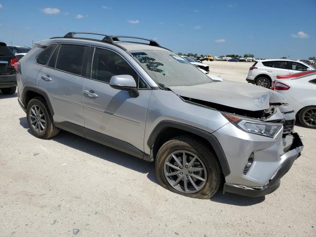 VIN 2T3C1RFV4LC065341 2020 Toyota RAV4, Xle Premium no.4