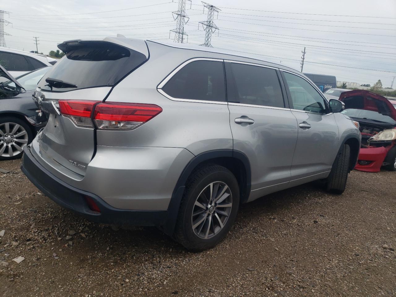 Lot #2823866172 2017 TOYOTA HIGHLANDER