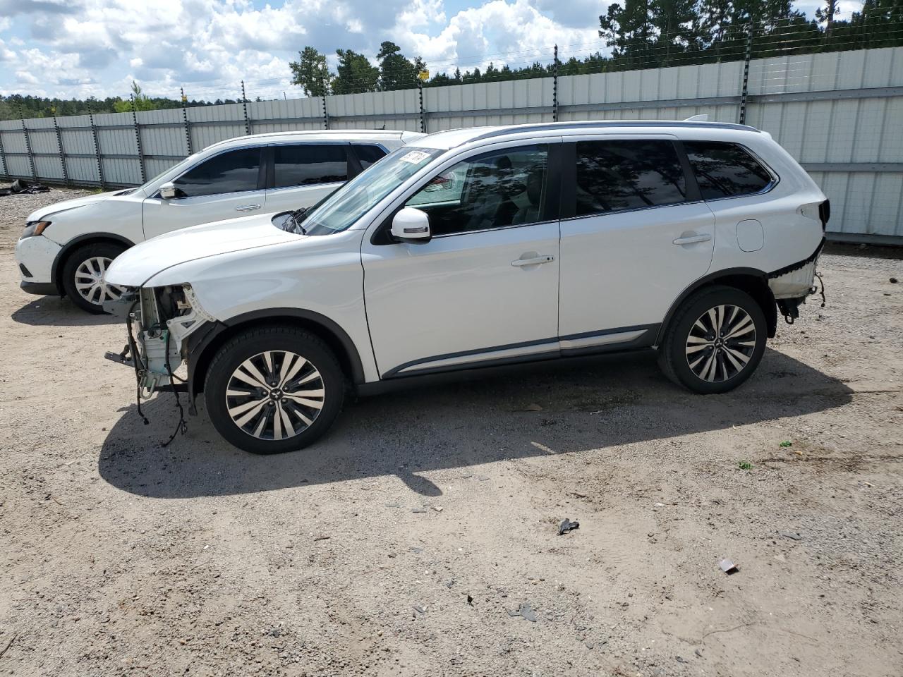 Mitsubishi Outlander 2020 Medium