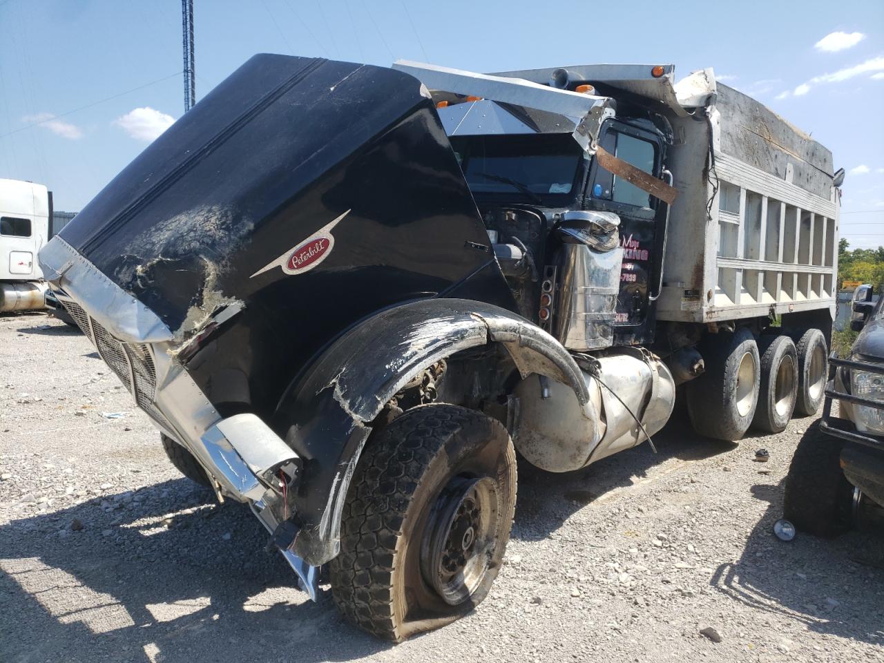 Lot #2928646770 1998 PETERBILT TRACTOR