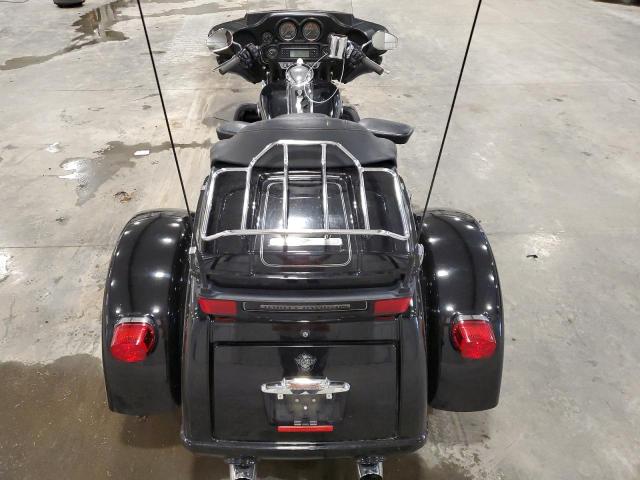 2011 HARLEY-DAVIDSON FLHTCUTG 1HD1MAM1XBB856350
