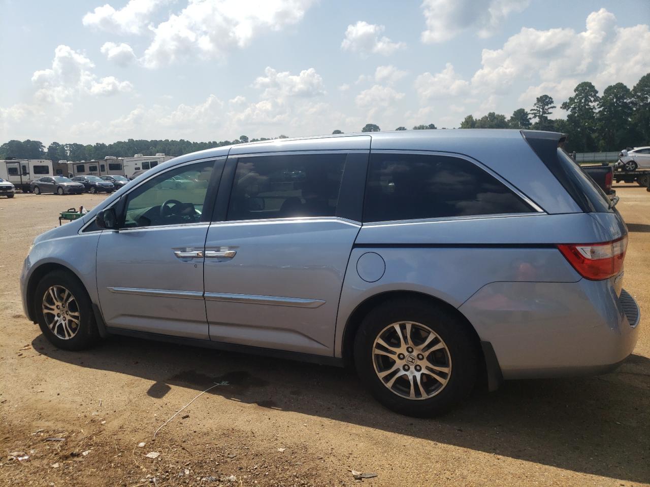 Lot #2943101473 2013 HONDA ODYSSEY EX