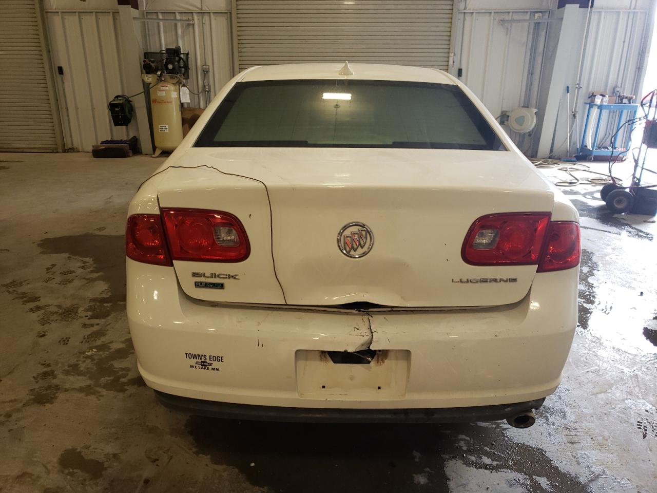 Lot #2921310841 2011 BUICK LUCERNE CX