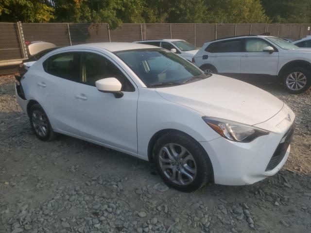 VIN 3MYDLBYV0JY326491 2018 Toyota Yaris no.4