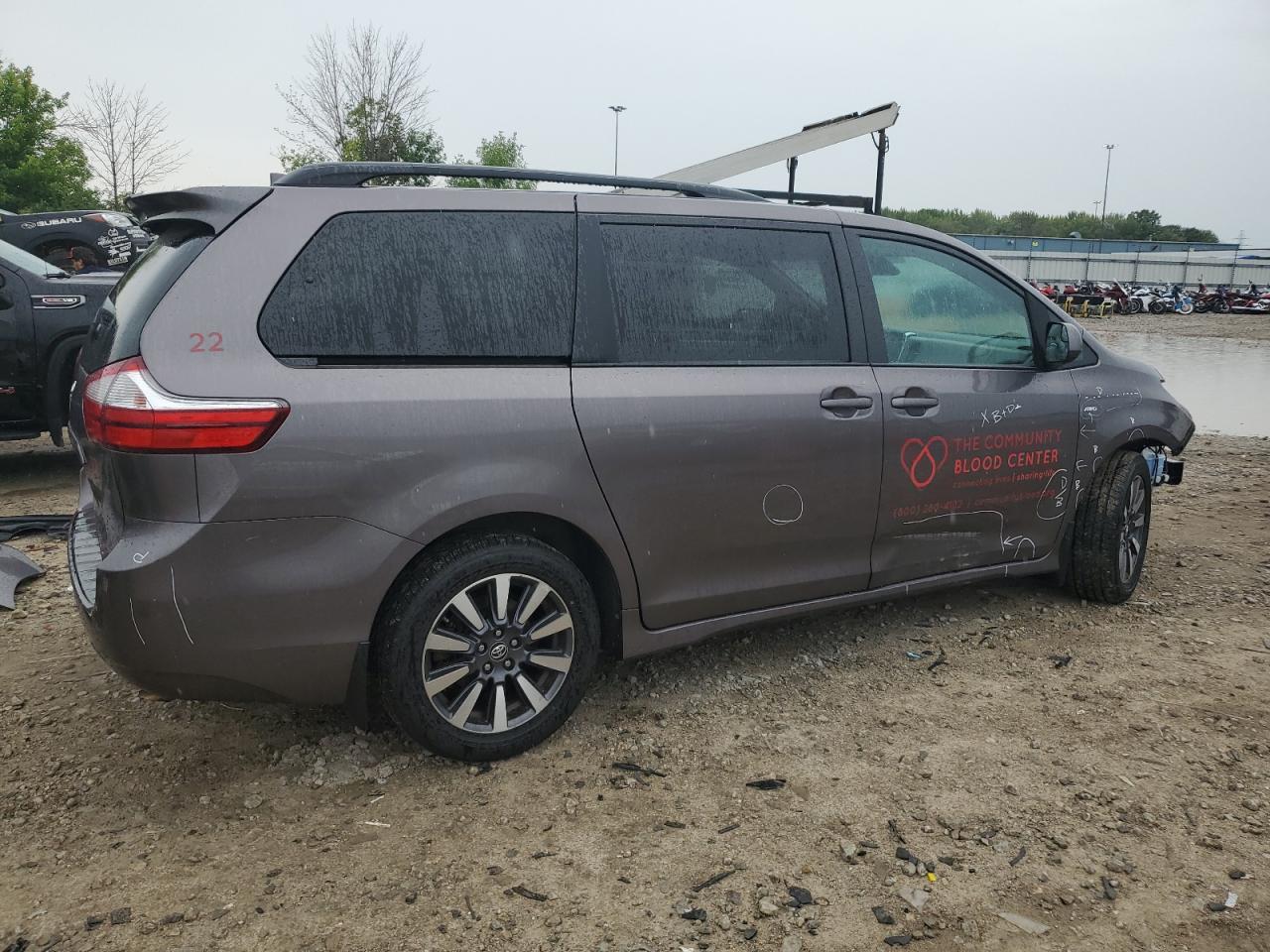 Lot #2794545420 2019 TOYOTA SIENNA LE