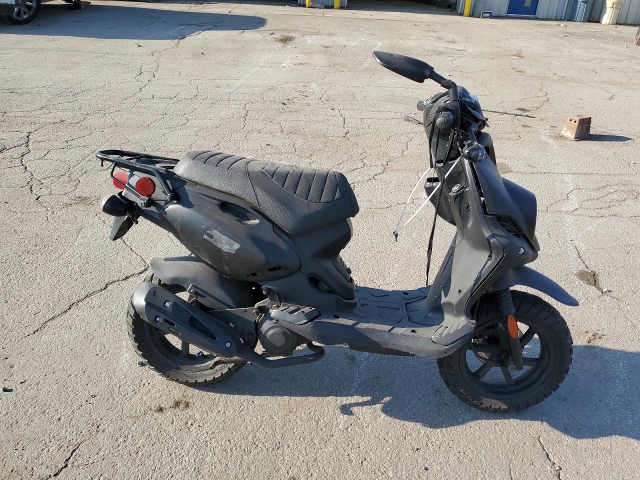 Genuine Scooters Roughhouse 50 2022 