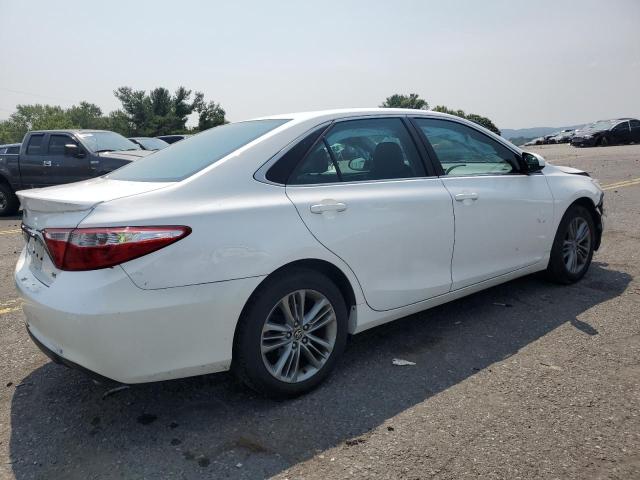 VIN 4T1BF1FK6FU026086 2015 Toyota Camry, LE no.3