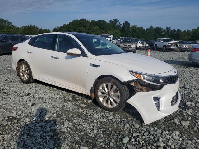 VIN 5XXGT4L32JG245997 2018 KIA Optima, LX no.4