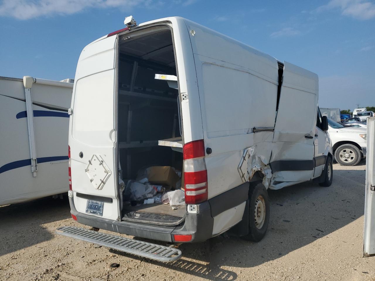 Lot #2824216487 2011 MERCEDES-BENZ SPRINTER 2